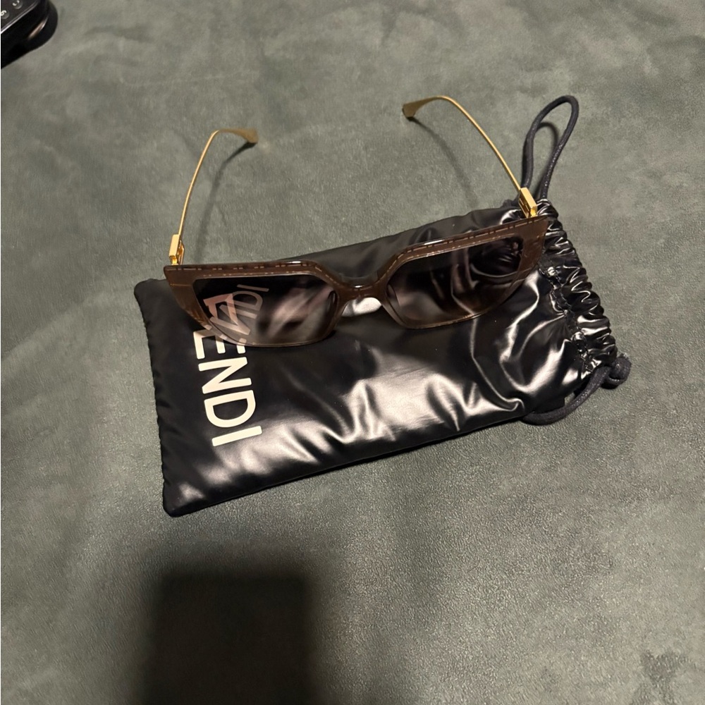 Fendi Brown Gradient Square Sunglasses with Subtle Logo Frame - Picture 5 of 7